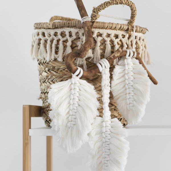 arreglo-de-objeto-hecho-mano-macrame (1) Creaciones únicas de macramé en Maqui Arte a Mano. Hecho con amor en Ecuador, ofrecemos accesorios, decoración y sombreros artesanales
